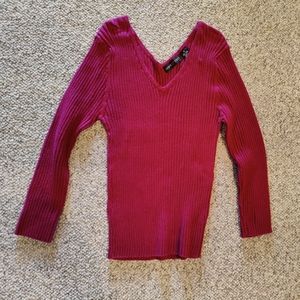 Magenta ribbed V neck sweater